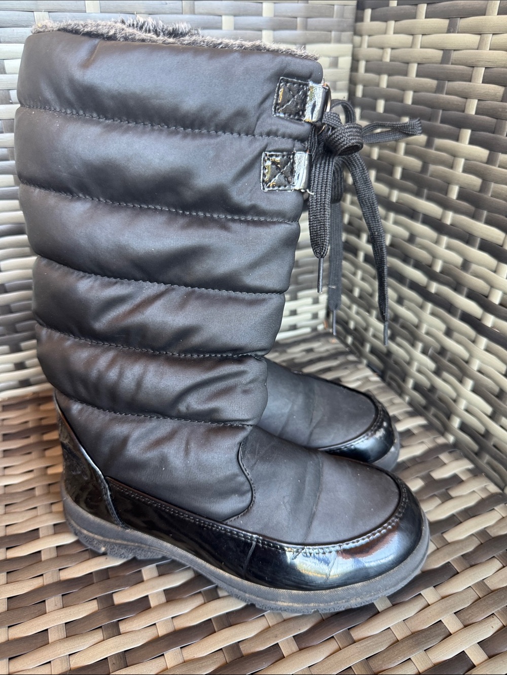 Totes Hollie II Girls Black Insulated Winter Boots snow, rain, cold, zipper